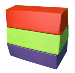 PLINTON DESMONTABLE PIRAMIDAL DE ESPUMA -TRES PIEZAS- 100X60X90CM
